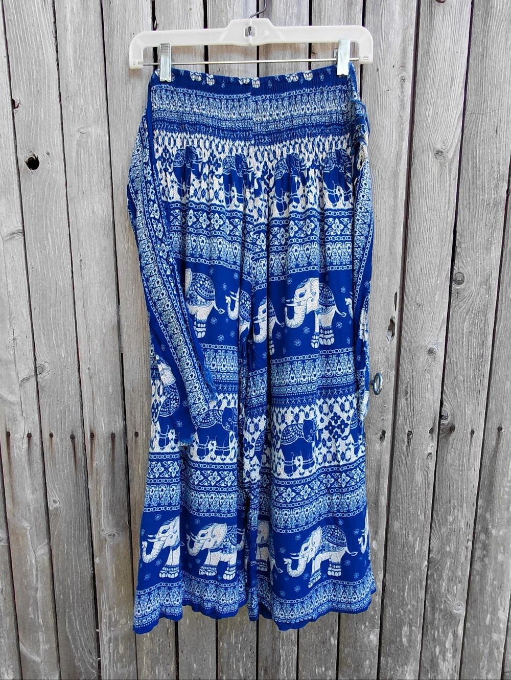 Soft boho cobalt blue & white elephant print capri flowy cropped pants Womens M